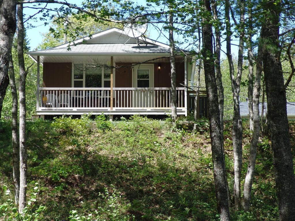 Roseway River Cottages Shelburne Room photo