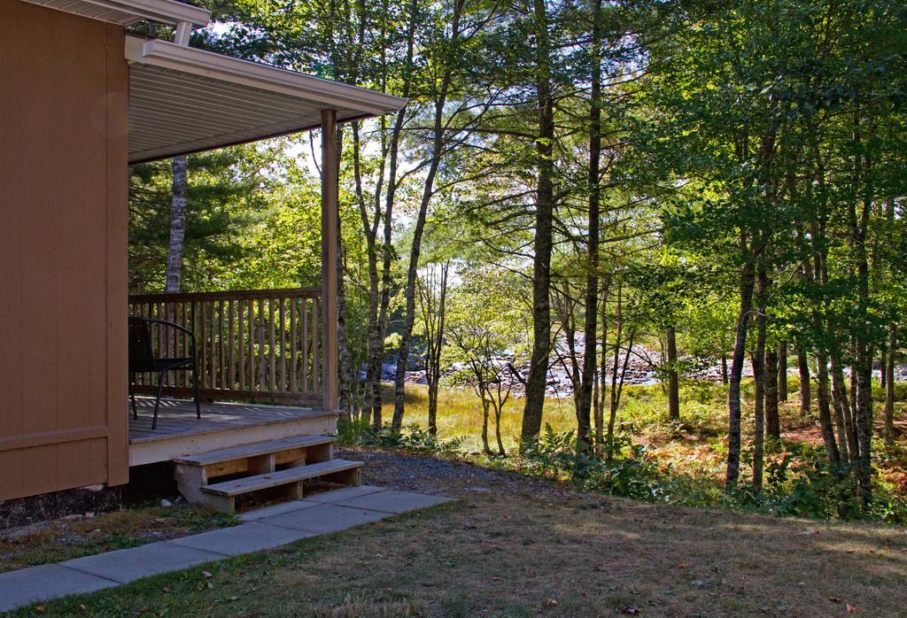 Roseway River Cottages Shelburne Exterior photo